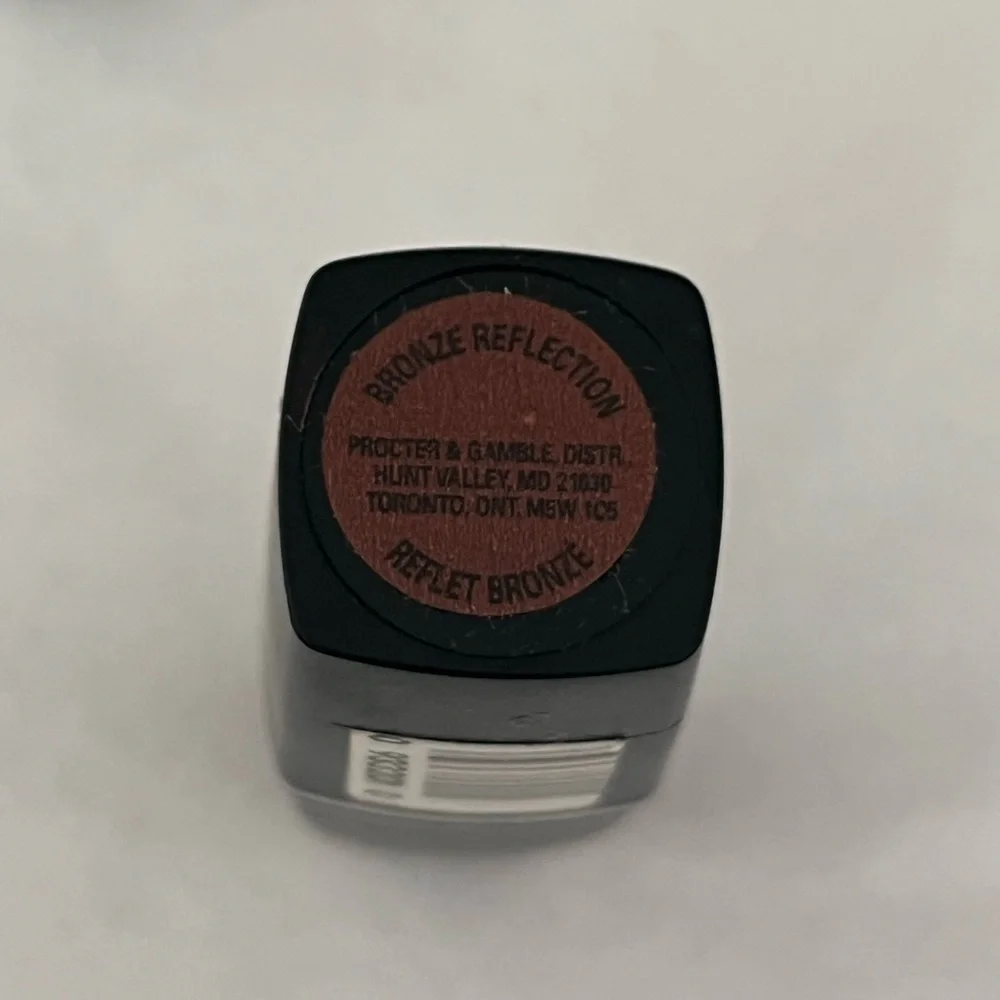 OLAY sleek lipstick